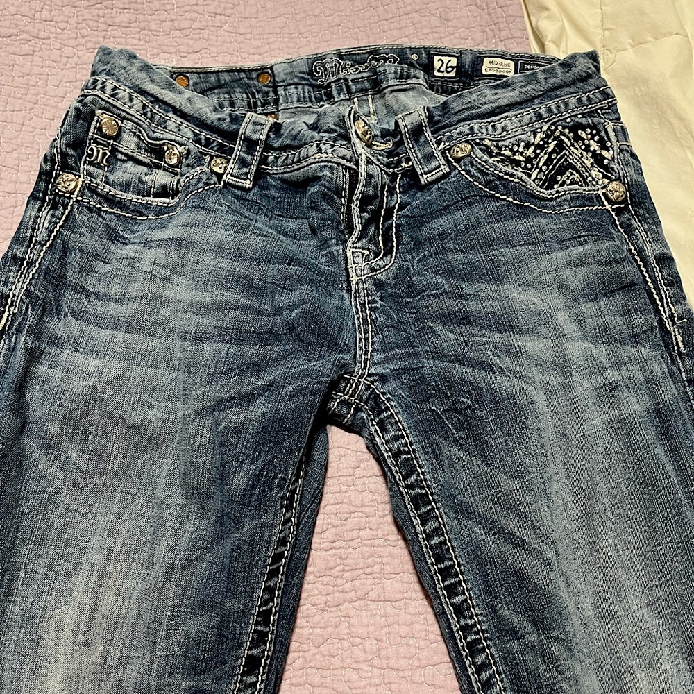 Miss Me - Mid rise, easy boot - Jeans